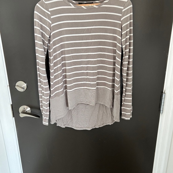 BCBG Maxazria Cream & White - Picture 1 of 5